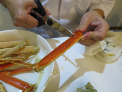 カニ足の食べ方